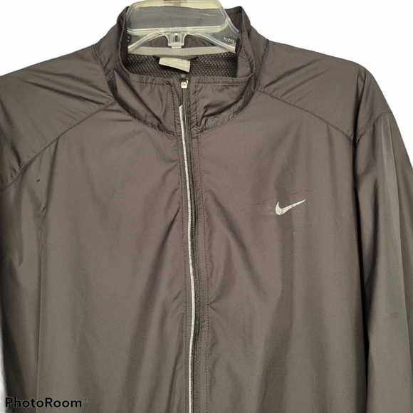 NIKE Lightweight Jacket - Picture 3 of 6